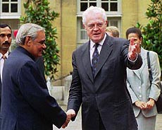 Prime Minister Atal Behari Vajpayee with his French counterpart Lionel Jospin at Matignon