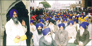 The Jathedar of Akal Takht, Giani Puran Singh pronounces “hukamnama” from the rostrum of Akal Takht in Amritsar on Wednesday.
