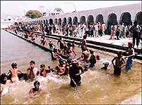 Devotees take a holy dip in sarovar at Anandpur Sahib on Baisakhi