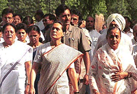 CONGRESS PRESIDENT SONIA GANDHI, ACCOMPANIED BY HER SENIOR PARTY COLLEAGUES, LEADING A MARCH.  PTI photo