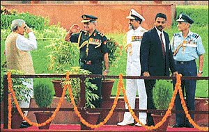 Prime Minister Atal Behari Vajpayee is welcomed by the three services chiefs as he arrives for the Independence Day function at the Red Fort in Delhi on Tuesday.