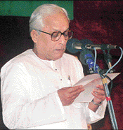 Mr Buddhadev Bhattacharya, the new Chief Minister of West bengal, takes oath of office during the swearing-in ceremony in Calcutta on Monday.
