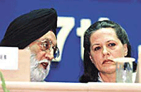 Chief Election Commissioner M.S. Gill with Congress President Sonia Gandhi