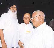 Punjab Chief Minister Parkash Singh Badal and Haryana Chief Minister Om Prakash Chautala