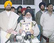 SAD President Parkash Singh Badal releases his partys manifesto