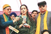 Hema Malini addresses a BJP election rally