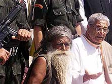 Mahant Paramhans and VHP President Ashok Singhal during a news conference 