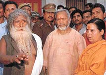 The Union Minister for Sports and Youth Affairs, Ms Uma Bharti, with Ramchandra Paramhans