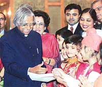 President A.P.J. Abdul Kalam with schoolchildren