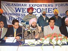 Punjab Chief Minister Amarinder Singh, flanked by Industry Minister Avtaar Henry and Jalandhar Exporters Forum chief Gautam Kapoor