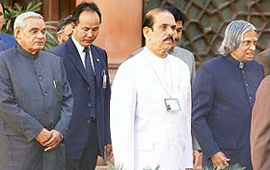 President A.P.J. Abdul Kalam, Lok Sabha Speaker Manohar Joshi and Prime Minister Atal Behari Vajpayee arrive at Parliament House 