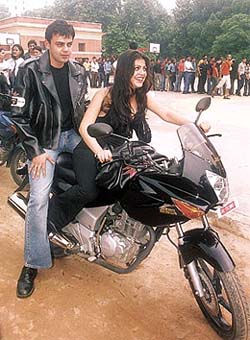 VJs Cyrus Sahukar and Shehnaz Treasurewala on the lookout for drivers for the MTV adventure series