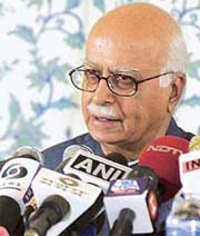 Deputy Prime Minister L.K. Advani addresses a news conference in Srinagar