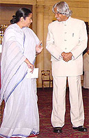 Newly-inducted Union Minister Mamata Banerjee with President A.P.J. Abdul Kalam 