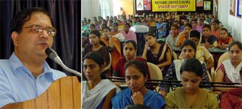Mr Surinder Mohan Kant, Deputy Director, Youth Services, addresses students of Master Tara Singh College on the occasion of NSS Day