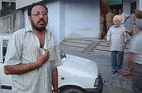 Dr G.S.Bhalla narrates the incident outside a police station