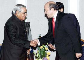 Prime Minister Atal Bihari Vajpayee shakes hand with Russian Foreign Minister Igor Ivanon 