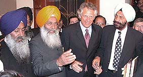 French Foreign Minister Dominique de Villepin with SGPC General Secretary S.S. Bhaur, Union Minister S.S. Dhindsa and Mr Tarlochan Singh in New Delhi on Friday.