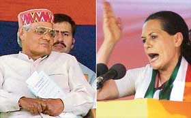Mr Atal Bihari Vajpayee and Mrs Sonia Gandhi address rallies 