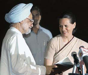 Prime Minister- designate Manmohan Singh with Congress Party President Sonia Gandhi talks to the media after meeting President A.P.J. Abdul Kalam at Rashtrapati Bhavan in New Delhi on Wednesday.