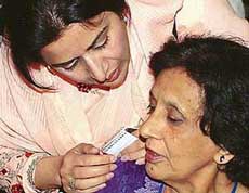 Eminent Pakistani writer Bushra Ejaz makes a point to her senior Parveen Atif on the concluding day of the 10th World Punjabi Conference 
