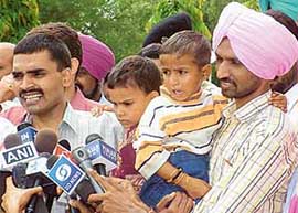 Sapper Mohd Arif and Lance Naik Jagsir Singh, who were released by Pakistan, on their arrival at the Wagah border, Amritsar, on Monday.