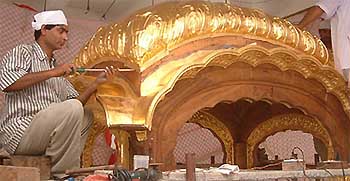 The biggest paalki weighing 10 quintals has been completed at Gurdwara Ramsar where Guru Granth Sahib will be placed to mark the quadricentennial celebrations of the holy book. 