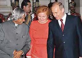 President APJ Abdul Kalam with his visiting Russian counterpart Vladimir Putin and first lady Lyudmila Putin at Rashtrapati Bhavan in New Delhi