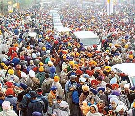 A sea of humanity at Fatehgarh Sahib on the occasion of the tercentenary of the martyrdom of Sahibzadas and Mata Gujri
