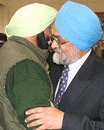 Punjab Chief Minister Amarinder Singh is welcomed by the Deputy Chairman of the Planning Commission