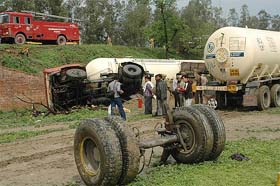 A tanker carrying LPG overturns at Chaheru village on the GT Road between Jalandhar and Phagwara