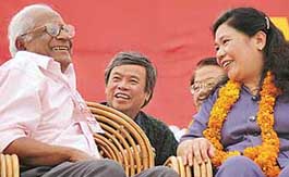 CPI General Secretary A.B. Bardhan shares a joke with foreign delegates at the mass rally organised on the eve of the 19th party congress in Chandigarh on Tuesday.