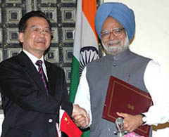 Chinese Prime Minister Wen Jiabao (left) shakes hand with Prime Minister Manmohan Singh prior to the signing of a joint declaration at Hyderabad House in New Delhi on Monday.