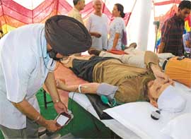 The Chandigarh Blood Donors Council organises 58th blood donation camp in the memory of Dr Ambrish at Bridge Market, Sector 17, Chandigarh