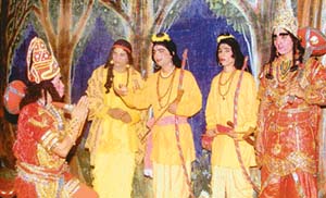 There are regional variations in the dramatisation of the Ramlila.