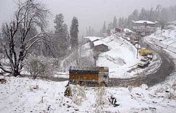 Narkanda, 65 km from Shimla, had seasons first snowfall on Friday. 
