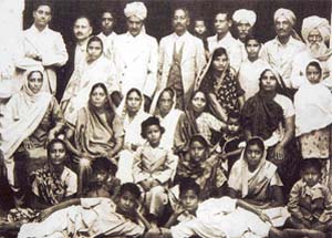 The Sud family in Ludhiana, 1910