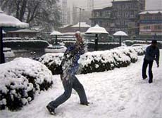 Tourists have fun with snow in Srinagar