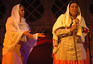 Neena Tiwana (L) as Sardarni and Nirmal Rishi as Gulabo in the play ‘Laung da Lashkara’ during the Patiala Heritage Festival at Old Moti Bagh Palace in Patiala on Sunday night.