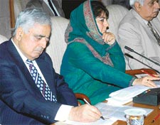 Former Chief Minister of Jammu & Kashmir Mufti Mohammed Sayeed with his daughter and PDP chief Mehbooba Mufti at the roundtable conference on Kashmir at the Prime Ministers residence in New Delhi
