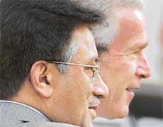 US President George W. Bush and Pakistan President Pervez Musharraf at a press conference in Islamabad