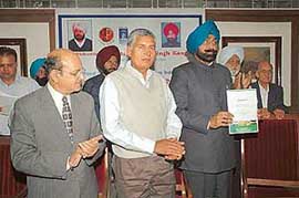 Mr Jagmohan Singh Kang, Minister for Tourism, Punjab, releases Vision Paper on “Innovative Strategies for Integrated Tourism Development in Punjab ” in Chandigarh on Saturday.