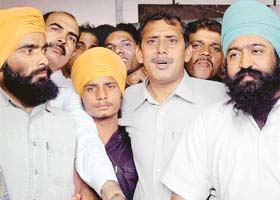 Paramjit Singh Bheora, chief of operations of Babbar Khalsa in India and his accomplices Jasbir Singh and Bhupinder Singh, being produced in the Tis Hazari Courts in Delhi