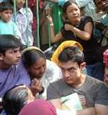 Bollywood actor Aamir Khan with Bhopal gas tragedy victims during a protest at Jantar Mantar in New Delhi on Friday