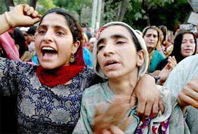 Relatives protest against the death of Tariq Ahmed Sofi at Pattan in Baramula district, Jammu and Kashmir