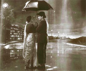 Raj Kapoor and Nargis in Shree 420