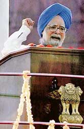 Prime Minister Manmohan Singh shouts Jai Hind after addressing the nation from the ramparts of the Red Fort in Delhi on Tuesday. 