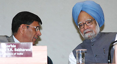 Prime Minister Manmohan Singh with the Chief Justice of India, Mr Justice Y.K. Sabharwal, at the all-India meeting on social justice in New Delhi on Saturday. 