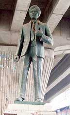 The statue of Shaheed Kartar Singh which is waiting to be shifted.