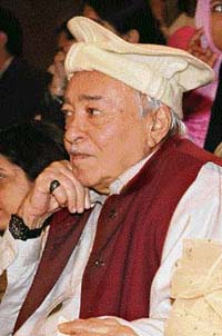 The passing away of poet Munir Niazi, composer of unforgettable Us Bewafa Ka Shehar Hai, left a vacuum in Urdu literature.